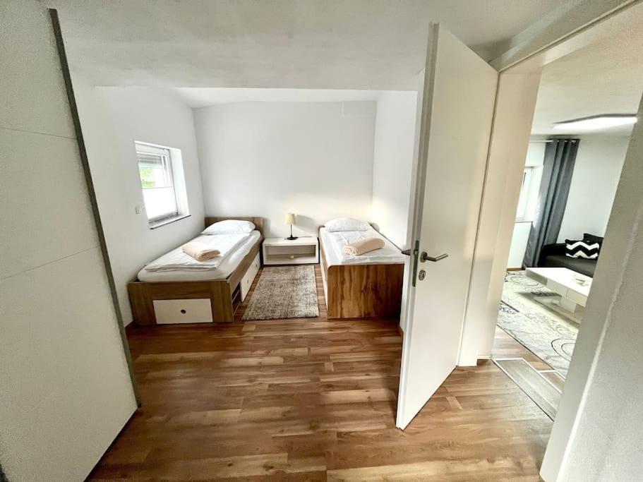 Ab Apartment Moderne Zweizimmerwohnung Villach Esterno foto