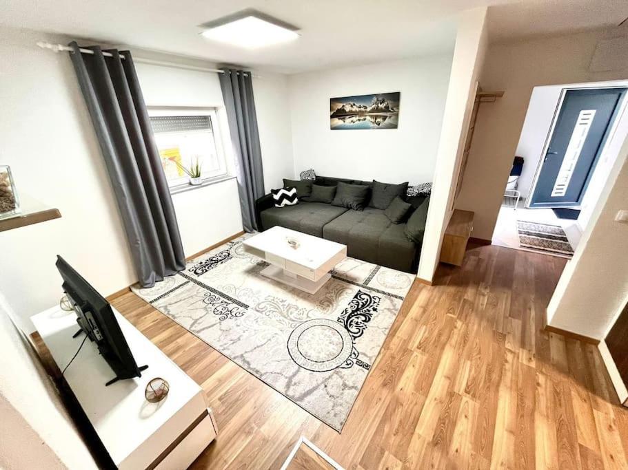 Ab Apartment Moderne Zweizimmerwohnung Villach Esterno foto